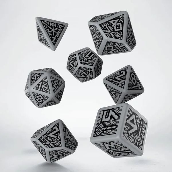 Набор кубиков Q Workshop - Dice Set. Dwarven Gray and black (7) SDWA12 фото