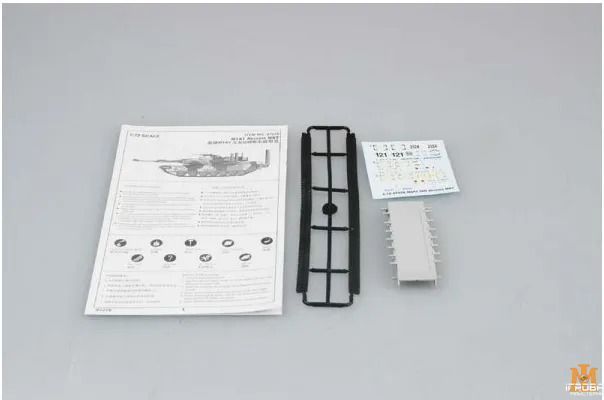 Збірна модель Trumpeter - 1/72 Американський танк M1A1 Abrams MBT TR07276 фото