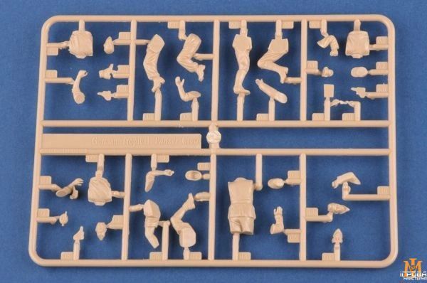 Сборная модель HobbyBoss - 1/35 German Tropical Panzer Crew HB84409 фото