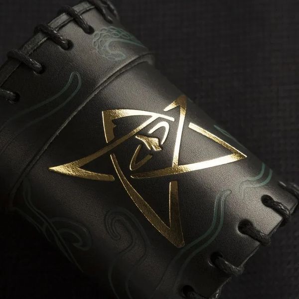 Кубок для кубиков Leather Dice Cup. Call of Cthulhu - Black and green-golden CCTH104 фото