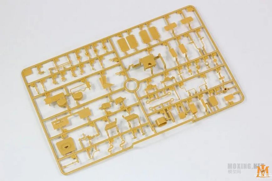 Збірна модель Bronco - 1/35 Німецька штурмова САУ StuG.III Ausf.C/D (SdKfz 142) CB35116 фото