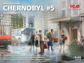 Збірна модель ICM - Чорнобиль #5. Евакуація (2 дорослих, 2 дітей та валізи) (1:35) 35905 фото