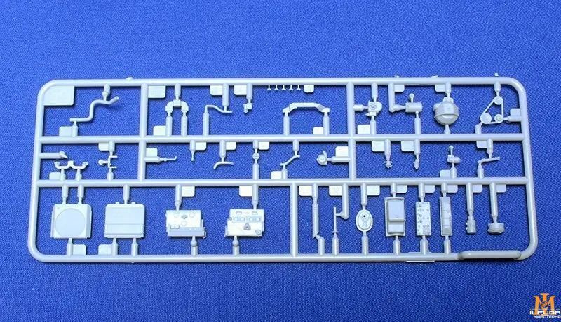 Збірна модель Bronco - 1/35 Радянський автомобіль ГАЗ-69(М) 4X4 CB35096 фото