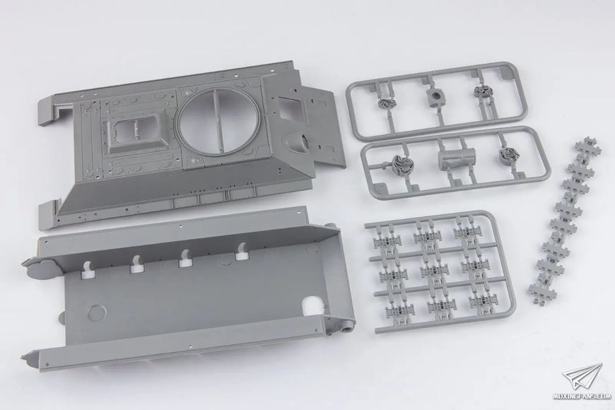 Сборная модель Border Model - 1/35 Советский танк T34-85 With 5 Resin figure BT-027 фото