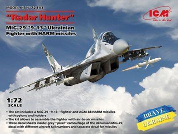 Збірна модель ICM - Мисливець за РЛС, МіГ-29 9-13 український винищувач з ракетами HARM (1:72) 72143 фото