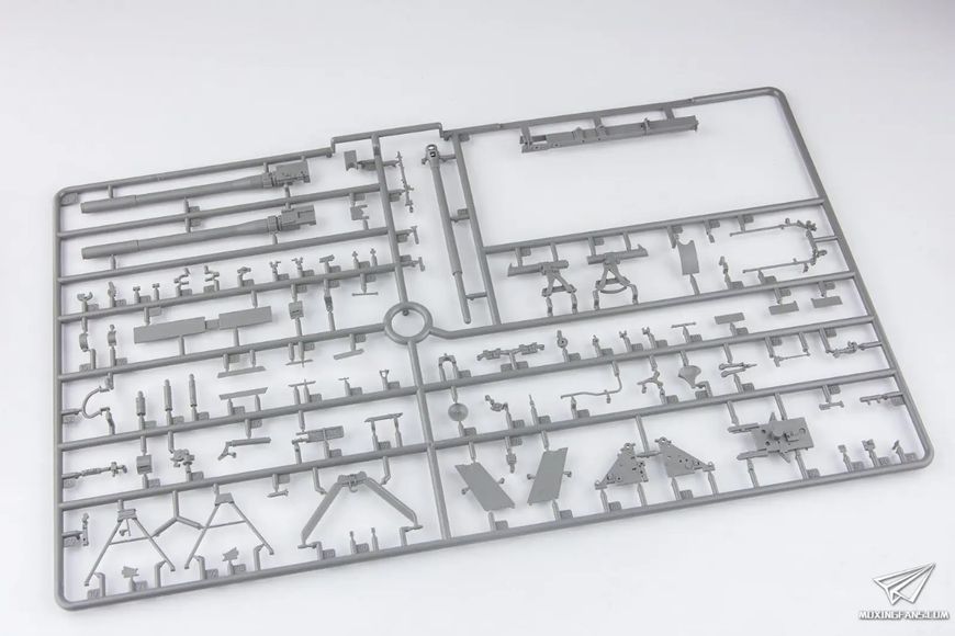 Збірна модель Border Model - 1/35 Танк Sd.Kfz.164 Nashorn BT-024 фото